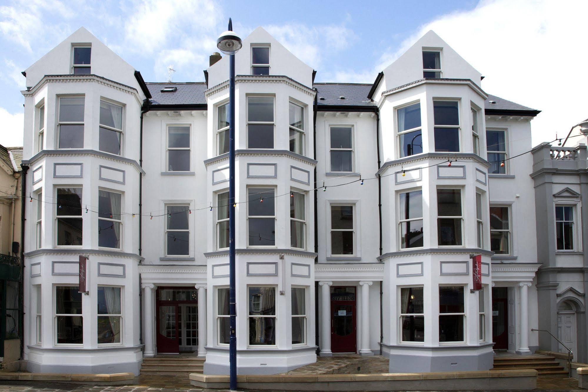 Adelphi Portrush Hotell Eksteriør bilde The former hotel