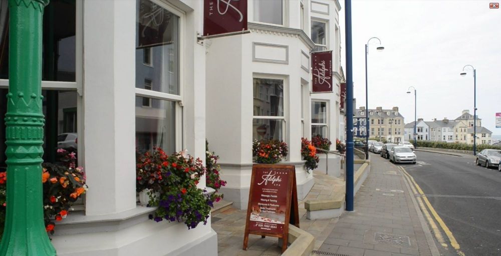 Adelphi Portrush Hotell Eksteriør bilde The exterior of the restaurant in 2007