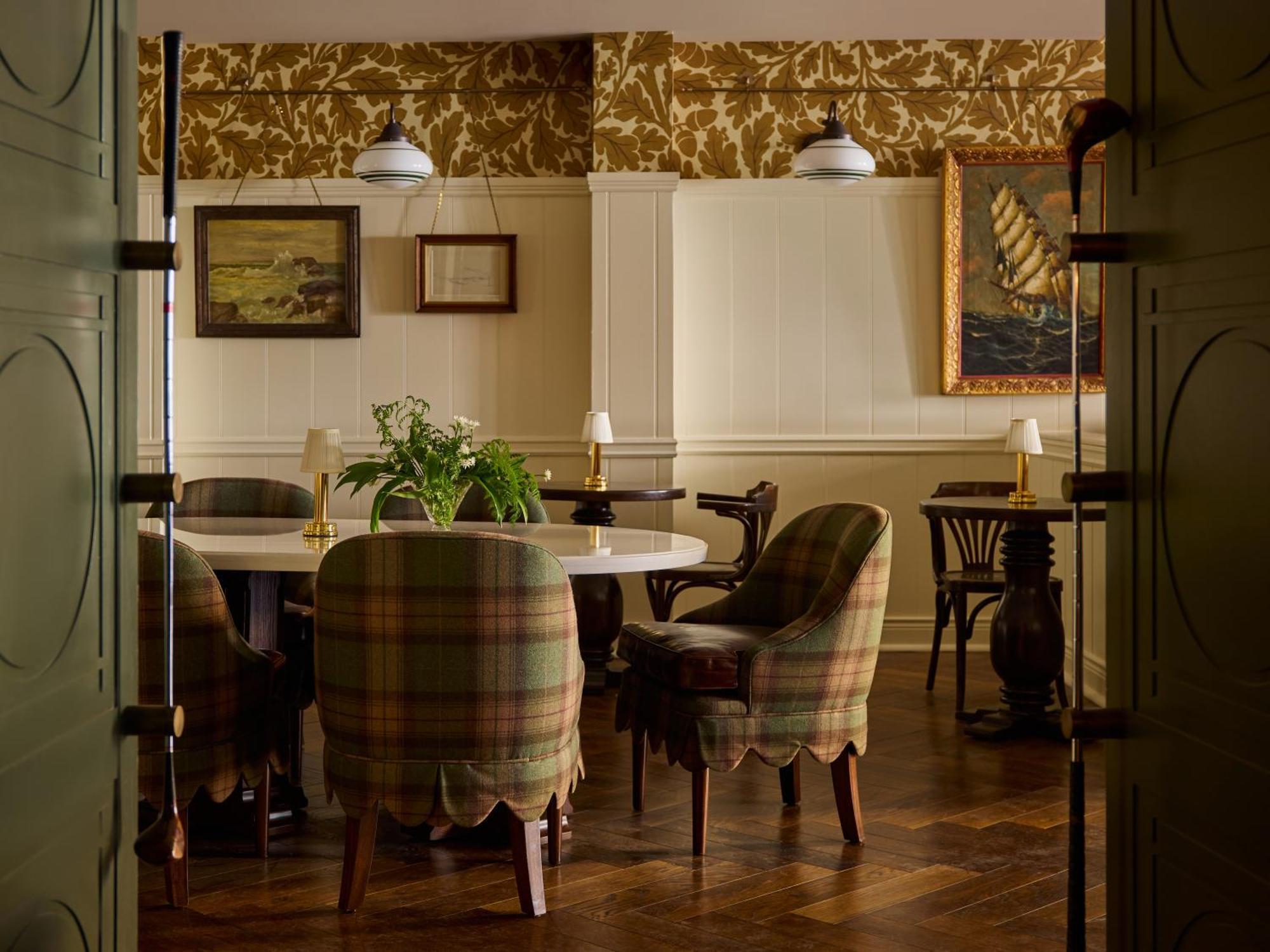 Adelphi Portrush Hotell Eksteriør bilde